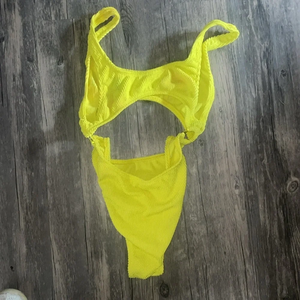Good American Always Fits Cutout One-Piece Swimsuit size 3/4